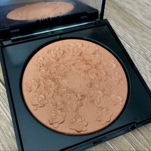 GIVENCHY Healthy Glow & Body Bronzing Powder